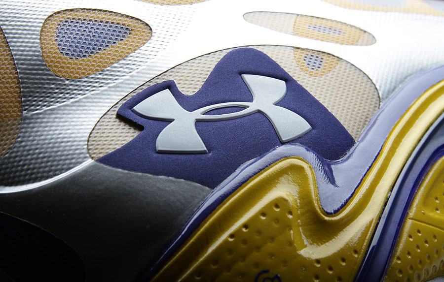 Under Armour Anatomix Spawn Stephen Curry Silver PE (4)