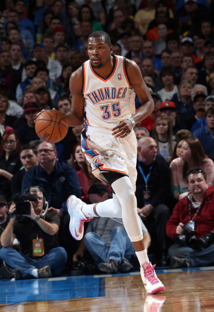 Kevin Durant wears Nike Zoom KD V Aunt Pearl (3)