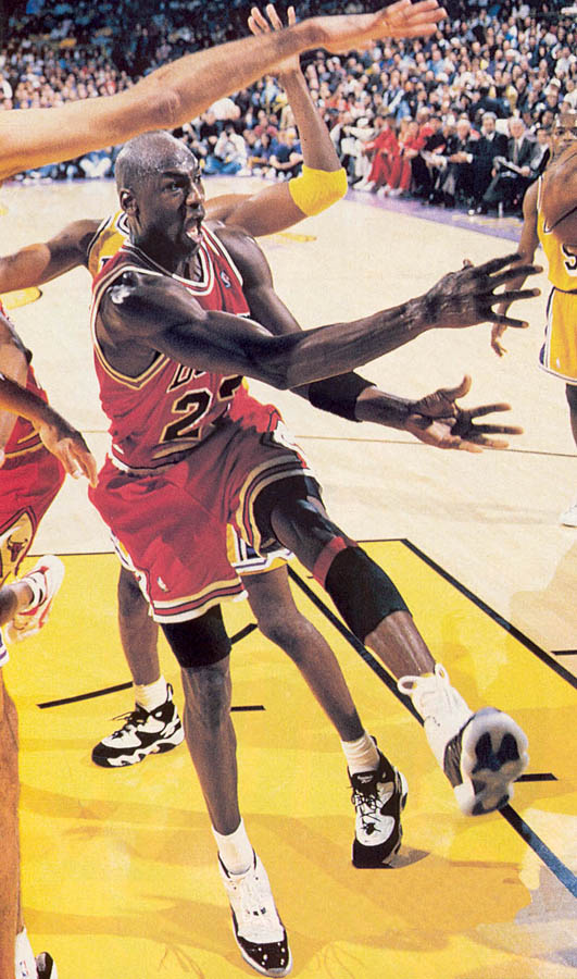 Michael Jordan wearing Air Jordan XI 11 Concord (30)