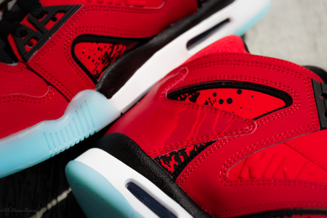 Nike Air Tech Challenge Hybrid in Chilling Red Details