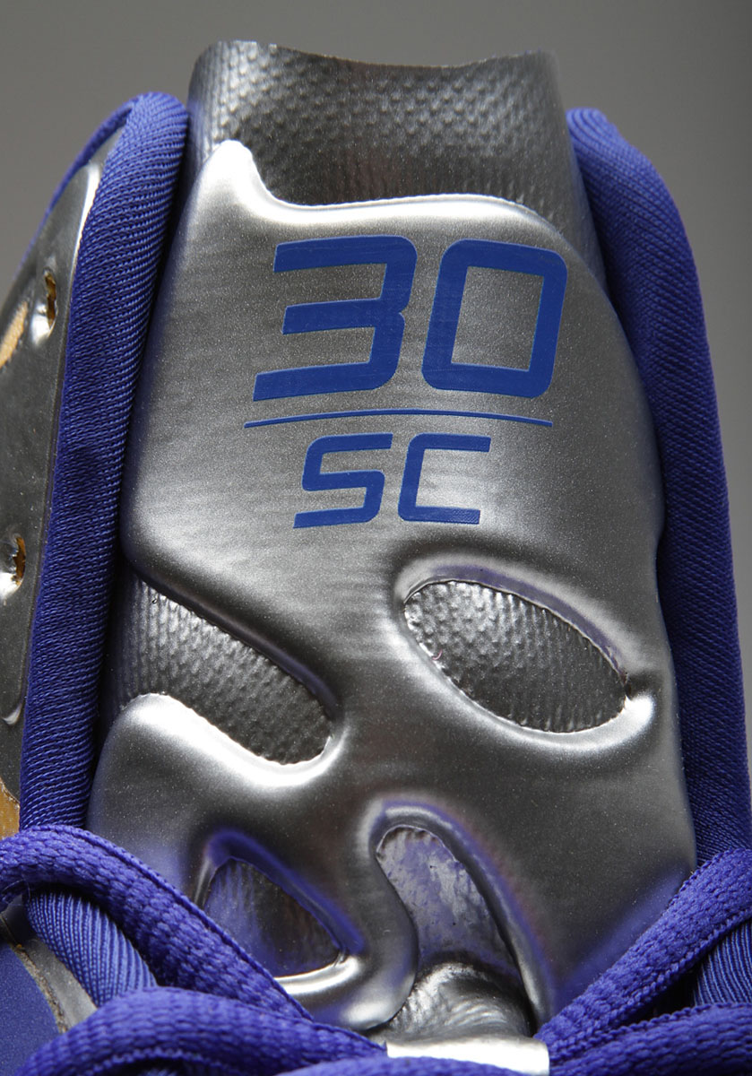 Under Armour Anatomix Spawn Stephen Curry Silver PE (5)