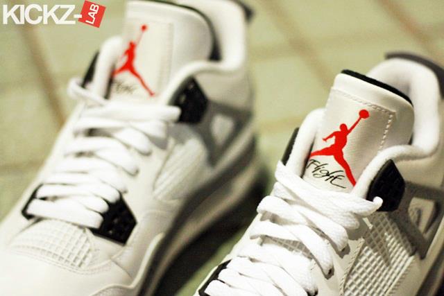 retro 4 white tech