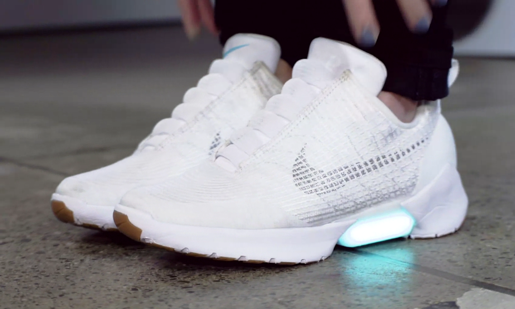 nike hyperadapt white