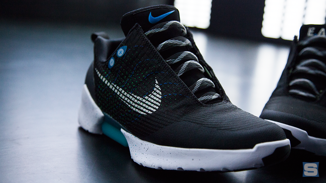 self lacing nike shoes