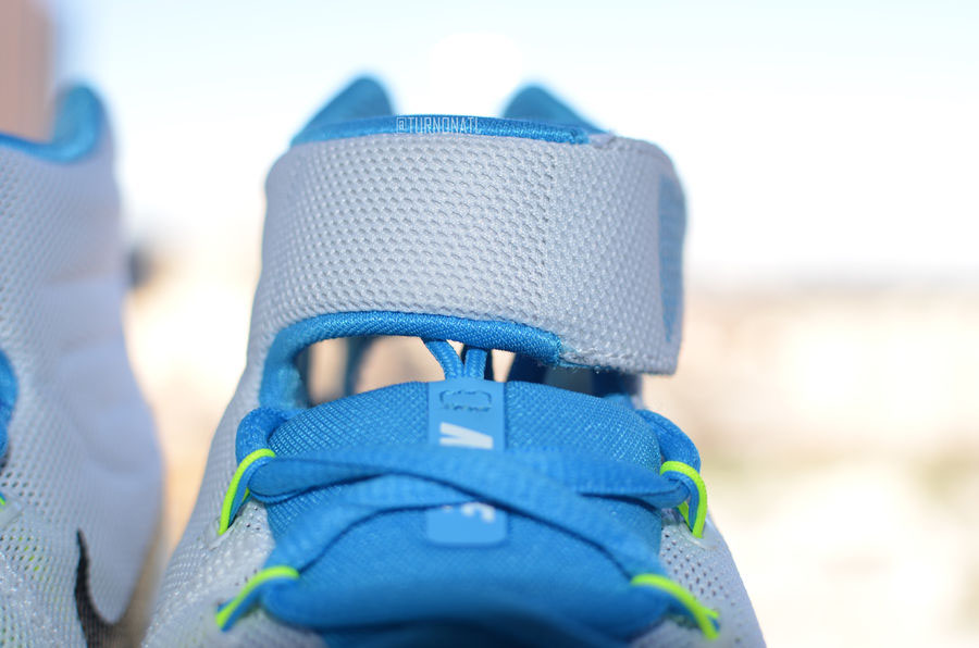 Nike HyperRev White/Vivid Blue (7)