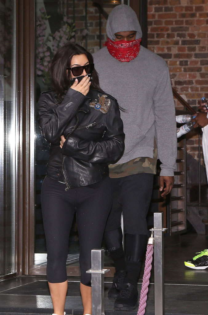 Kanye West wearing adidas ZX Flux Blackout (5)