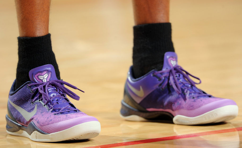 Kobe Bryant wearing Nike Kobe 8 System Purple Gradient (3)