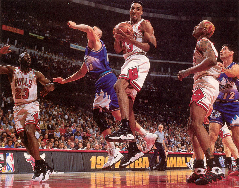 Michael Jordan wearing Air Jordan XII 12 Playoffs (6)