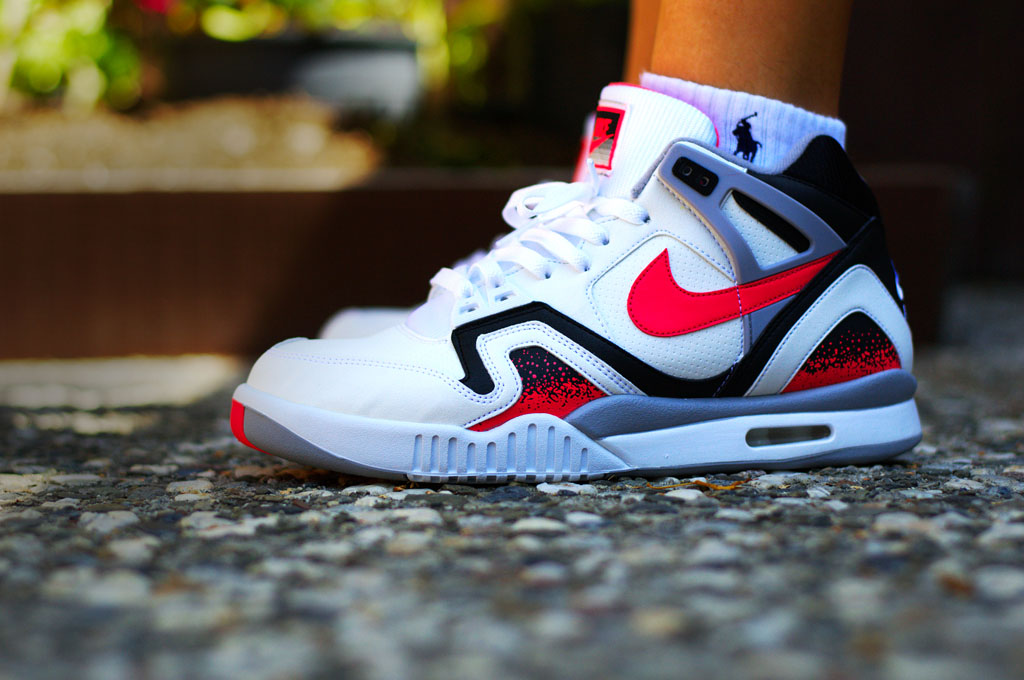 verse001 in the 'Lava' Nike Air Tech Challenge II 2