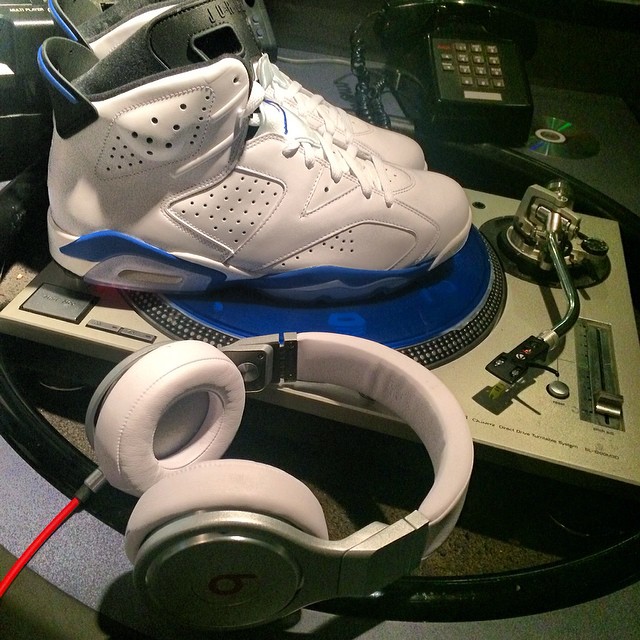 DJ Funk Flex Picks Up Air Jordan VI 6 Sport Blue