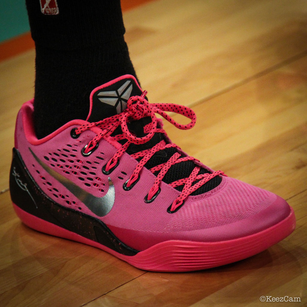 Nike Kobe IX 9 EM Kay Yow Breast Cancer Awareness (3)