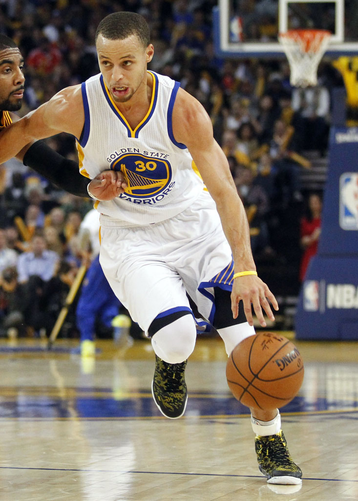 Stephen Curry wearing Under Armour Curry One (2)