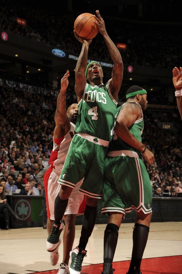 Marquis Daniels wearing Under Armour Micro G Supersonic