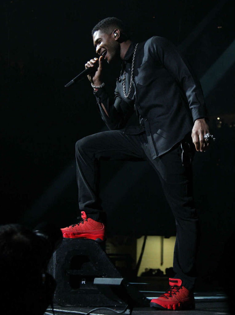 Usher wearing Air Jordan IX 9 Motorboat Jones (1)