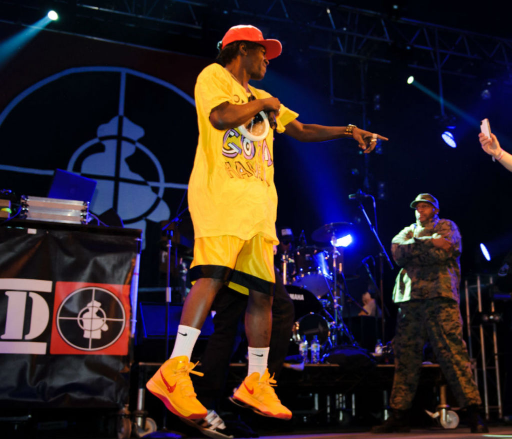 Flavor Flav wearing Nike Zoom Hyperfuse 2012 China (2)