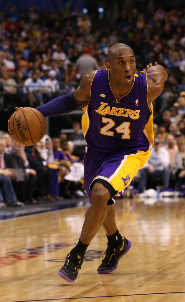 Kobe Bryant wearing Nike Kobe 8 System Lakers Away (1)
