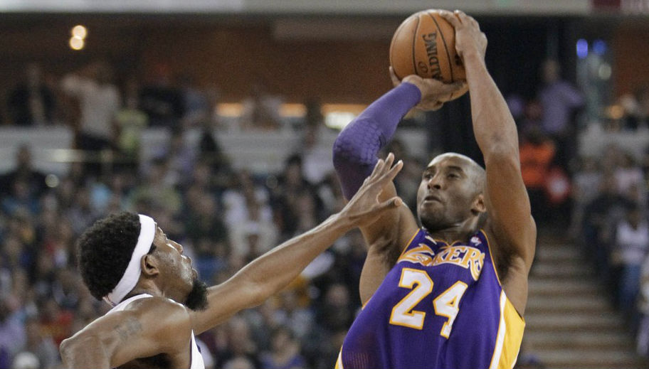 Kobe Bryant Passes Wilt Chamberlain On All-Time Scoring List In Nike Kobe 8 System (7)