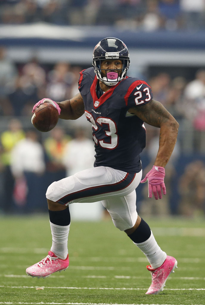 Arian Foster wearing Under Armour Nitro Icon Low Pink by Kickasso (2)