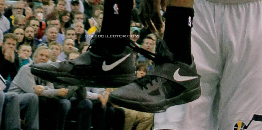 Kevin Durant wearing Nike Zoom KD IV