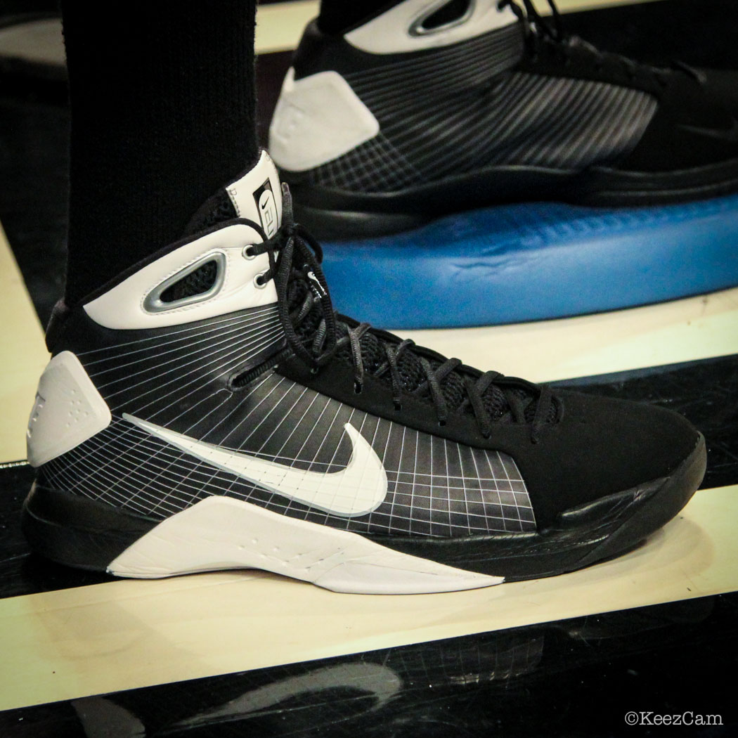 Sole Watch // Up Close At Barclays for Nets vs Cavs - Anderson Varejao wearing Nike Hyperdunk