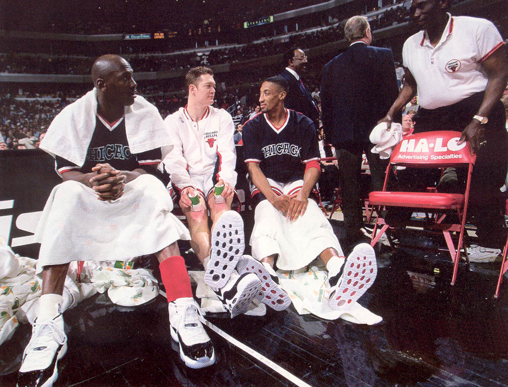 Michael Jordan wearing Air Jordan XI 11 Concord (24)