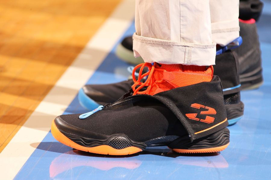 Spike Lee wearing Air Jordan XX8 Knicks (1)