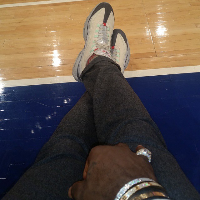 LeBron James wearing Nike Air Max 95 Halloween (2)