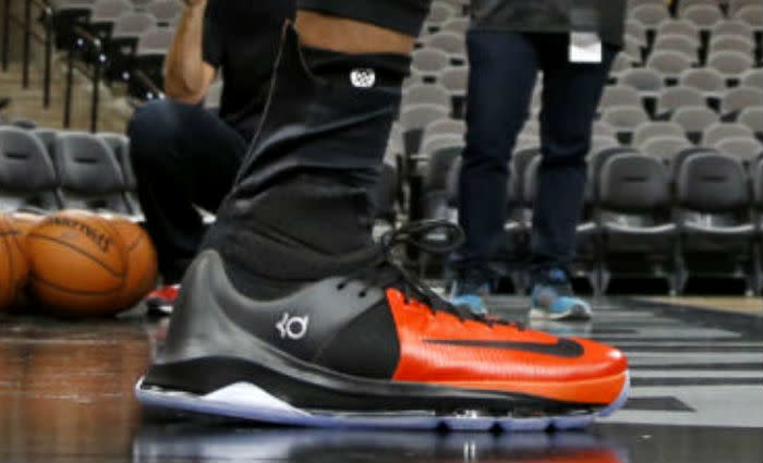 kd 8 orange and black