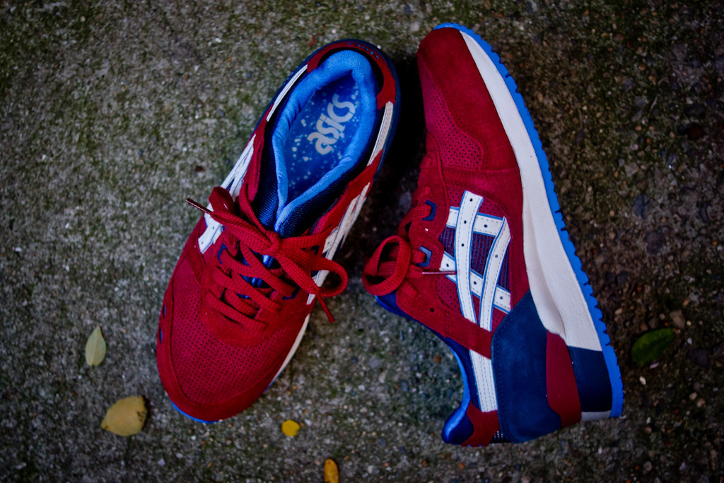 ASICS Gel Lyte III in Maroon and Blue medial and sockliner