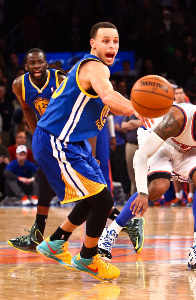 Stephen Curry Scores 54 Points Wearing Nike Zoom Hyperfuse 2012 PE (6)
