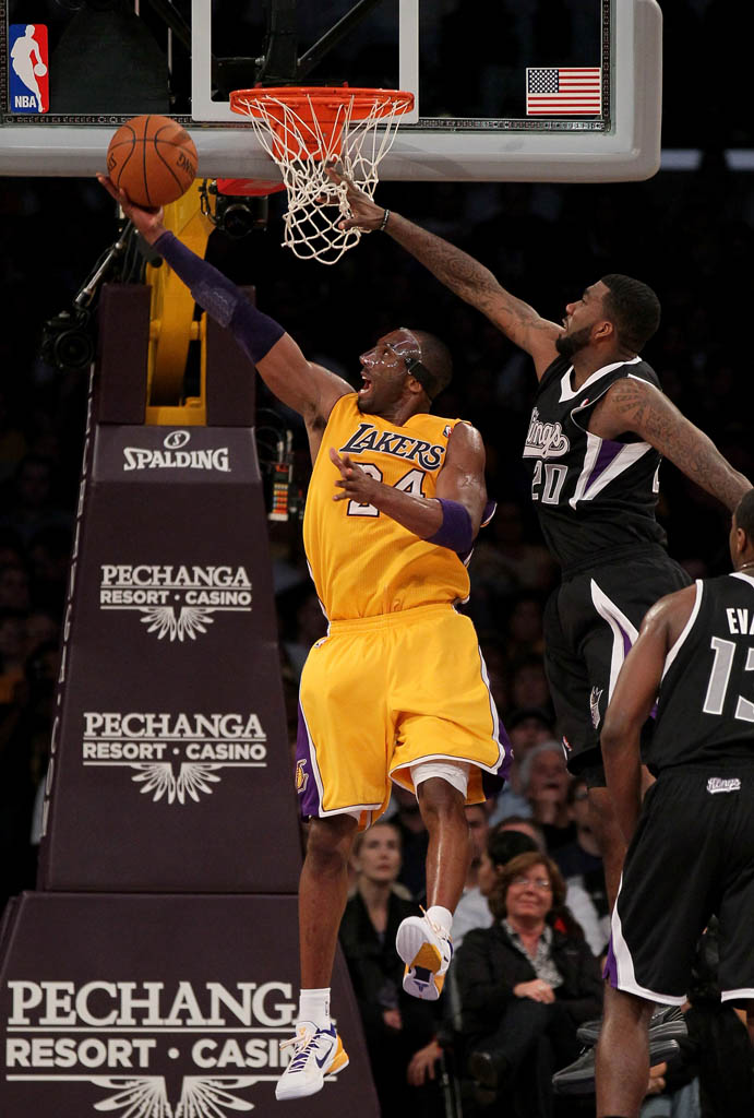 Kobe Bryant wearing Nike Kobe VII 7 Lakers Home (3)