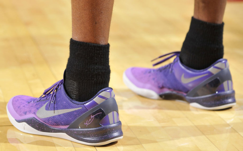 Kobe Bryant wearing Nike Kobe 8 System Purple Gradient (4)