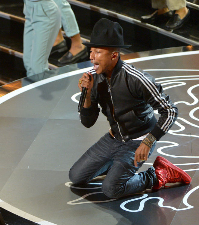Pharrell Performs at the Oscars in adidas Originals (5)