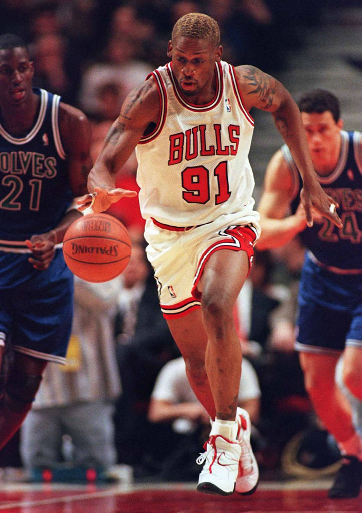 The 10 Best Chicago Bulls Sneakers That Aren't Air Jordans: Nike Air Shake Ndestrukt (2)