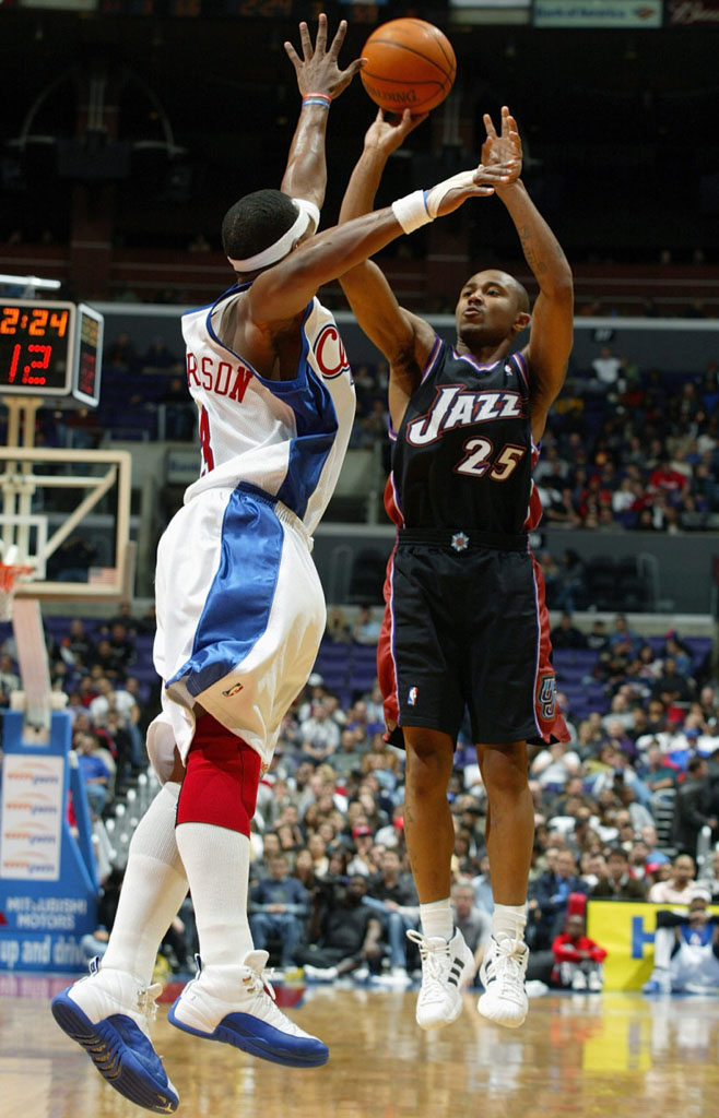 Quentin Richardson wearing Air Jordan XII 12 Los Angeles Clippers Home PE