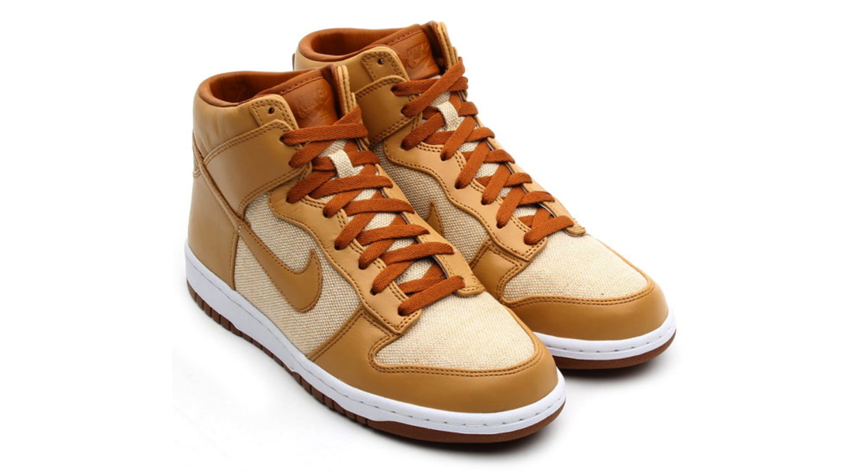nike dunks acorn