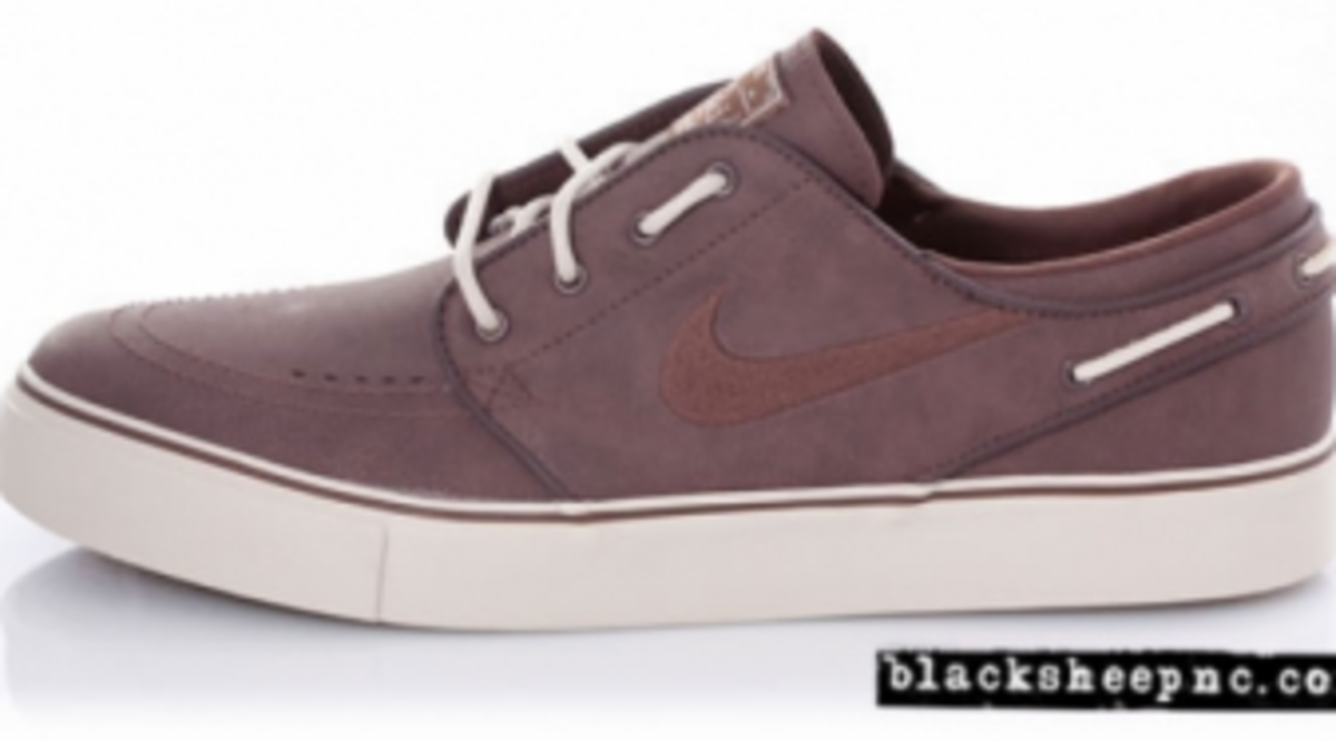 nike women's boat shoes
