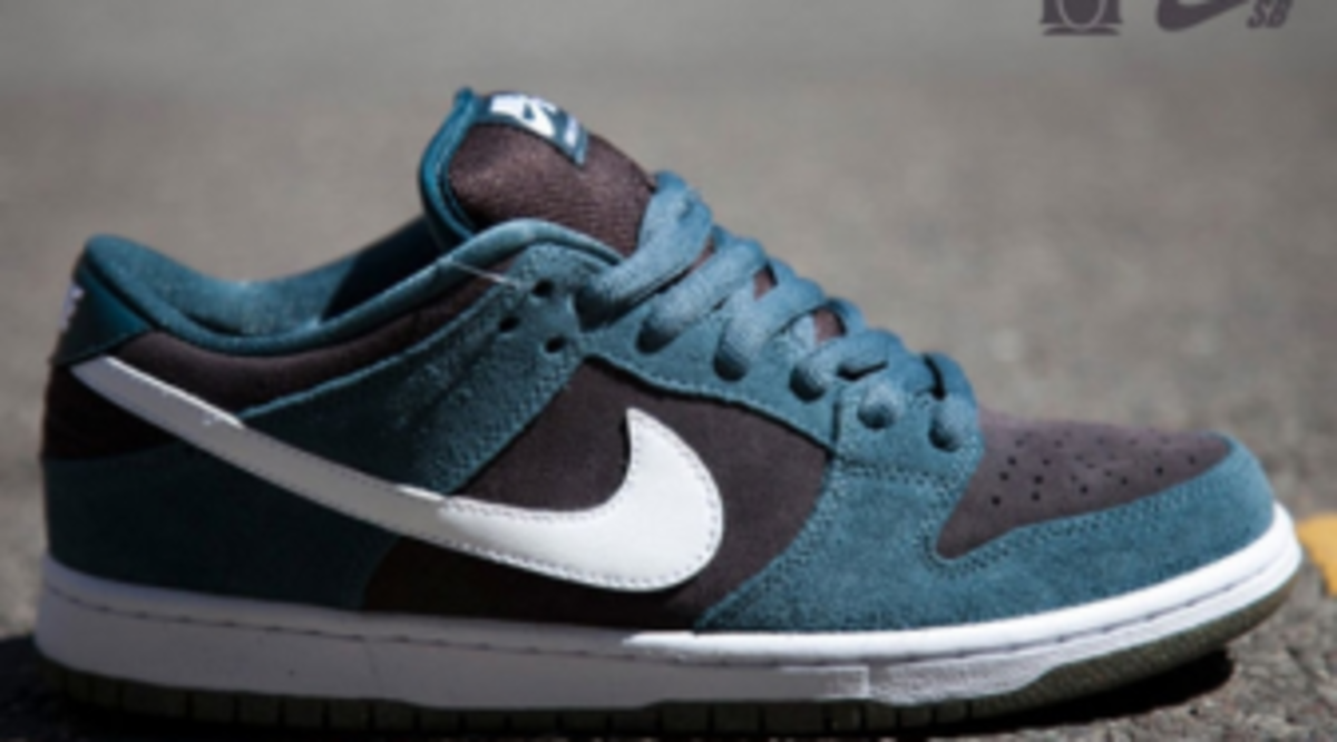 nike sb blue green