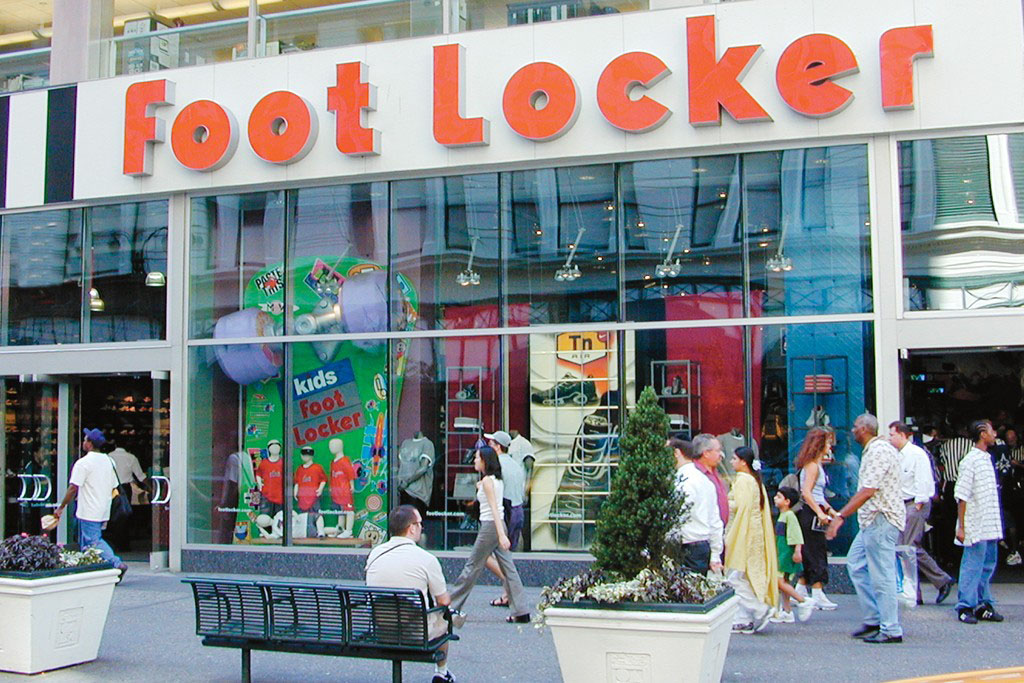 1999: A 20,000-sq.-ft. store opens on 34th Street in New York.