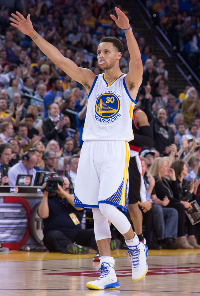 stephen curry wearing curry 4