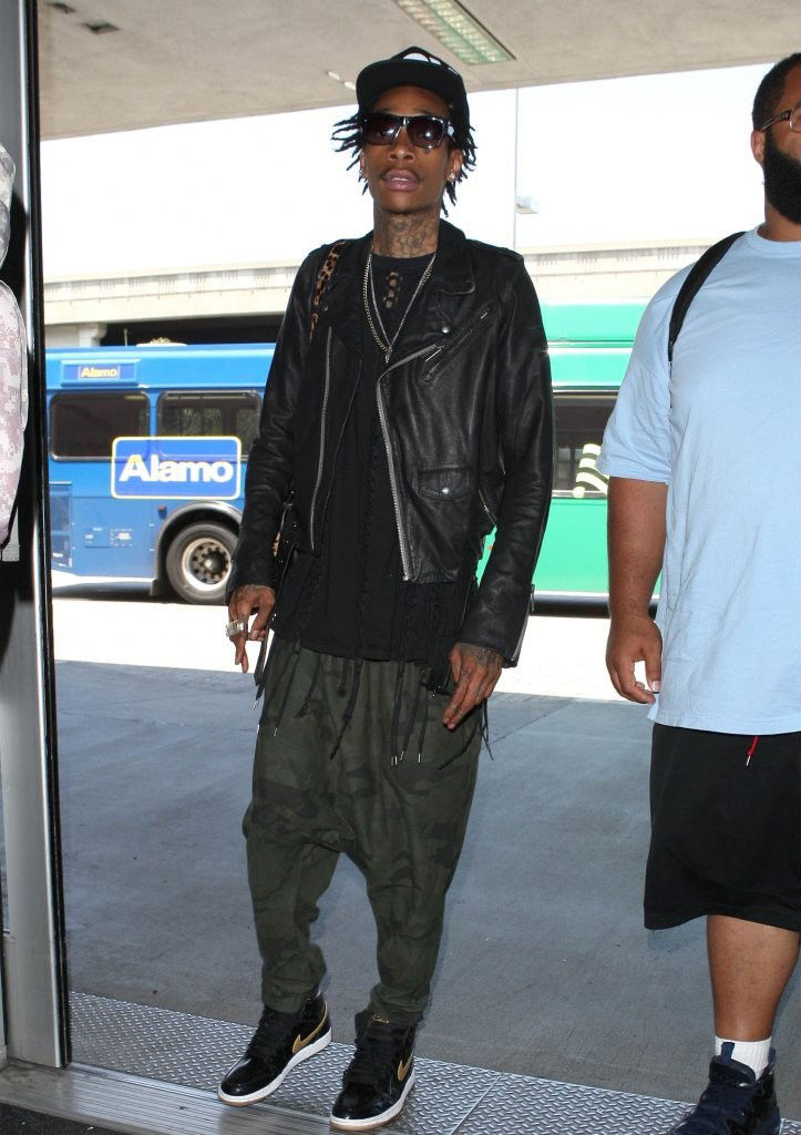 Wiz Khalifa wearing Air Jordan Retro I 1 Black Gold (3)