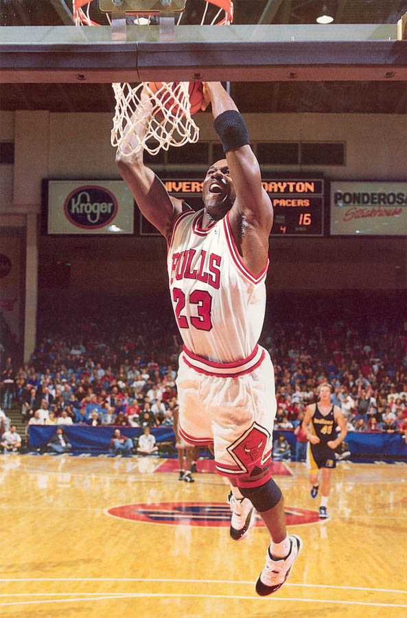 Michael Jordan wearing Air Jordan XI 11 Concord (31)
