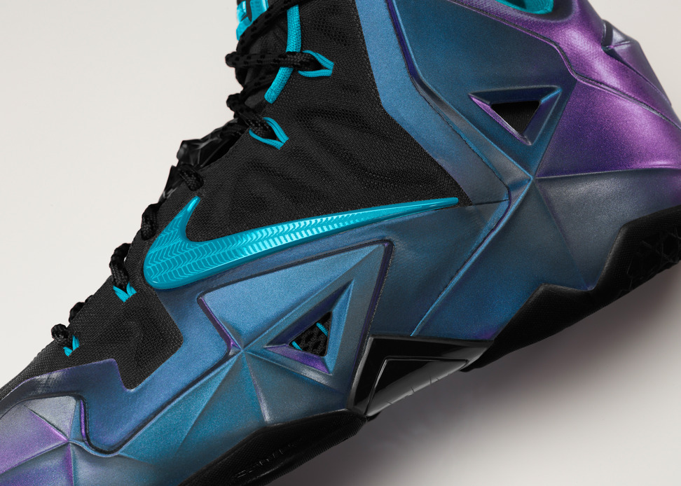 Nike LeBron 11 iD Preview chroma color shift