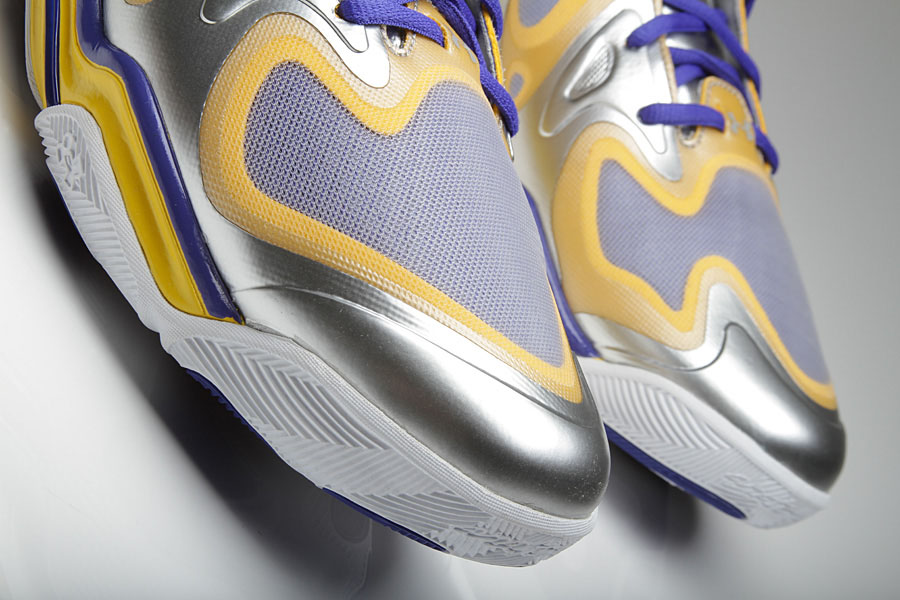 Under Armour Anatomix Spawn Stephen Curry Silver PE (3)