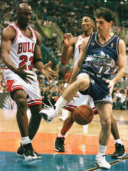 Michael Jordan wearing Air Jordan XII 12 Playoffs (14)