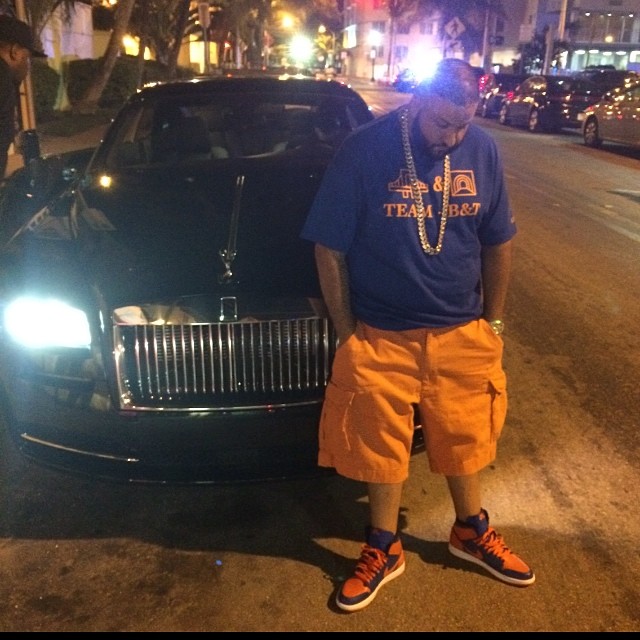 DJ Khaled wearing Air Jordan I 1 Knicks