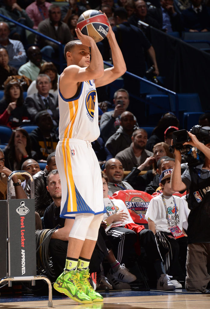 Stephen Curry wearing Under Armour Anatomix Spawn Voodoo PE