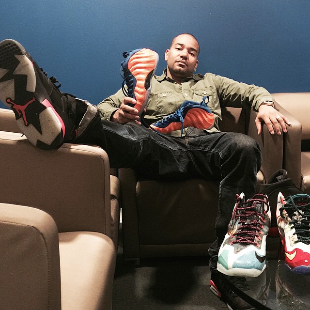 DJ Envy Picks Up Nike Air Foamposite One Knicks