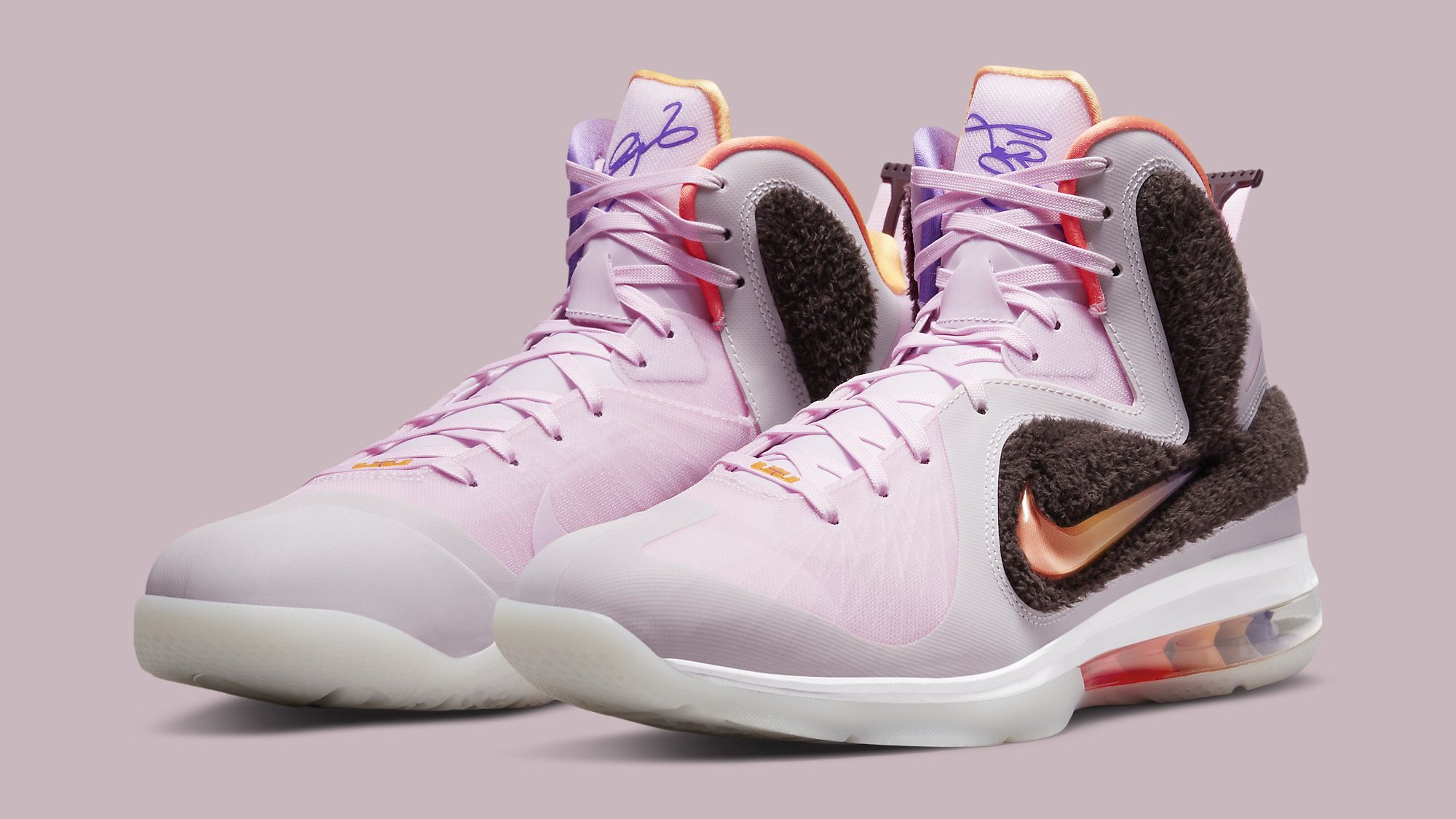 Detailed Look at the 'Regal Pink' Nike LeBron 9