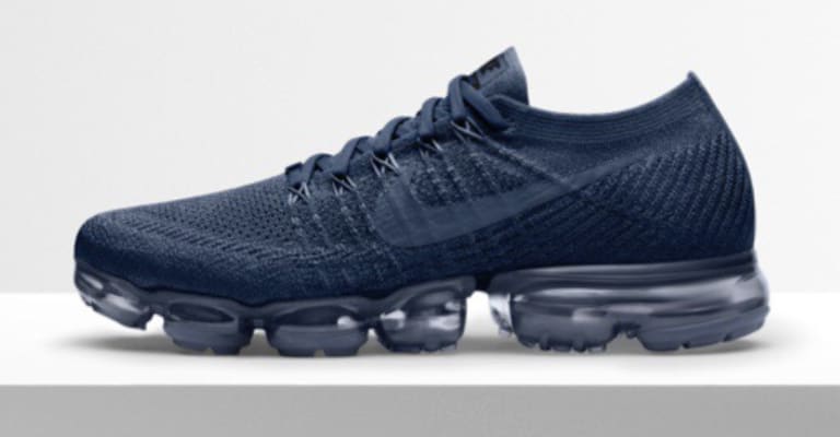 navy blue vapormax plus release date
